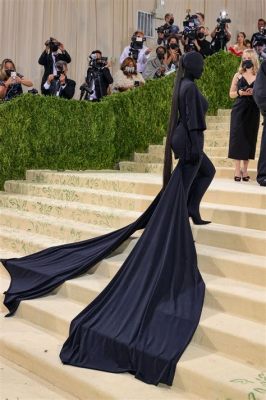  Kim Kardashian Met Gala Outfit: An Avant-Garde Explosion or Fashion Faux Pas?