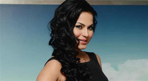 Veena Malik's Sensational Return: Unveiling the Glamorous Comeback of Pakistan's Boldest Diva